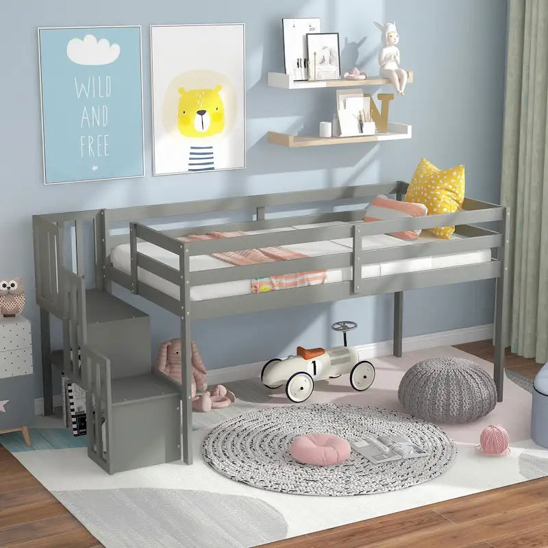 Cama alta de madera de pino tamaño twin con escalera y valla