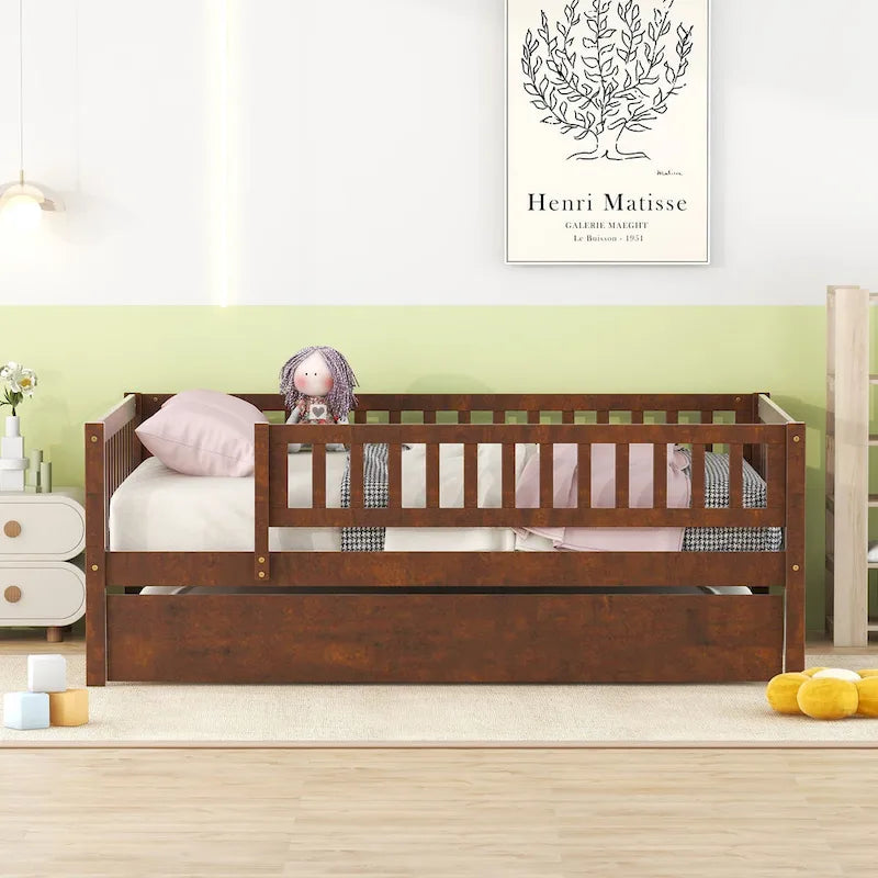Cama de día de madera de tamaño completo con cama nido y barandillas de seguridad