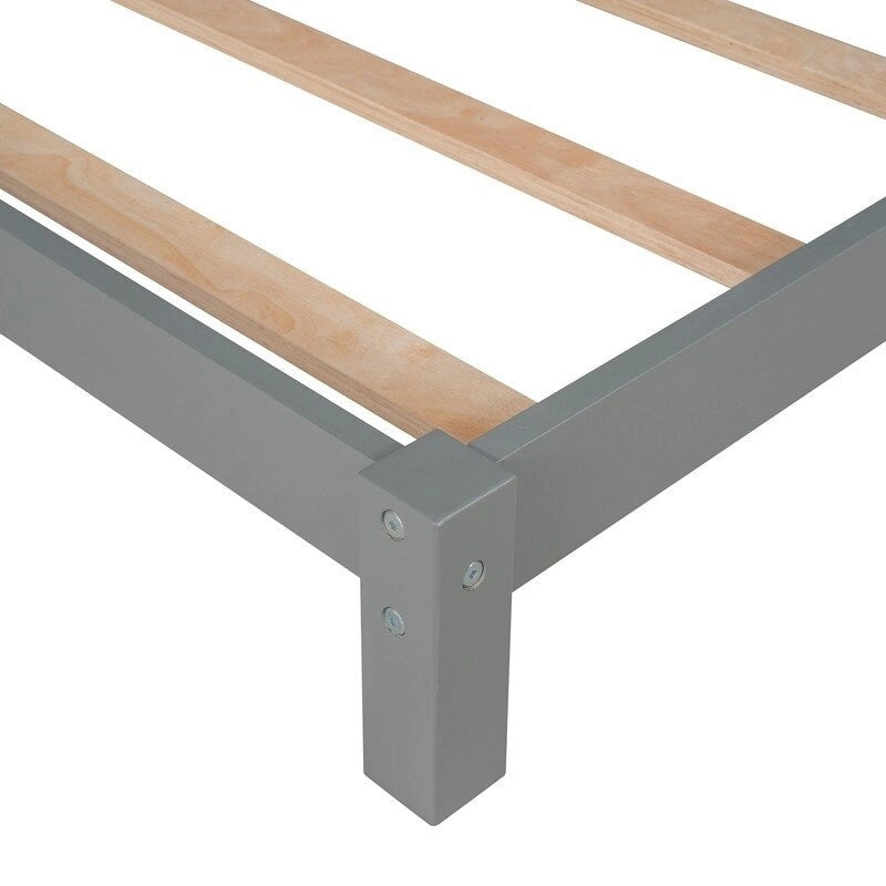 Cama de plataforma de madera individual con cabecero en forma de casa para niños