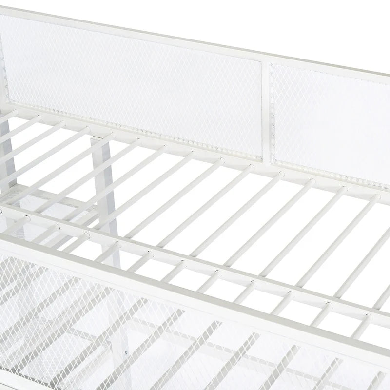 Cama alta de metal doble blanca con estantes, estación de trabajo y barandilla